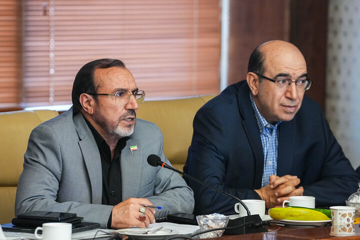 نشست کمیسیون صنایع و معادن با وزیر نیرو