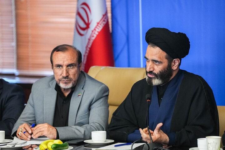 نشست کمیسیون صنایع و معادن با وزیر نیرو