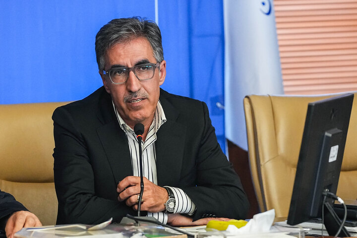 نشست کمیسیون صنایع و معادن با وزیر نیرو