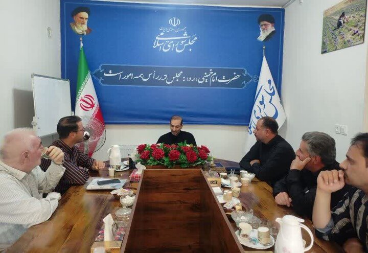 نشست ابوترابی با دهیاران روستاهای میرآباد و مهدی آباد/ مشکلات روستاها احصا و پیگیری شد