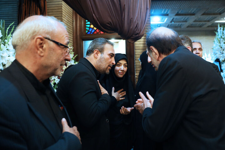 مراسم ختم پدر زهرا سعیدی نماینده مردم مبارکه در مجلس