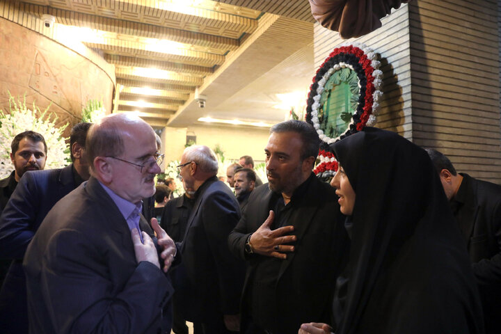 مراسم ختم پدر زهرا سعیدی نماینده مردم مبارکه در مجلس