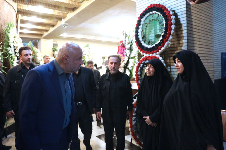 مراسم ختم پدر زهرا سعیدی نماینده مردم مبارکه در مجلس