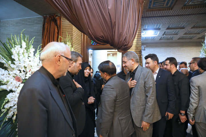 مراسم ختم پدر زهرا سعیدی نماینده مردم مبارکه در مجلس