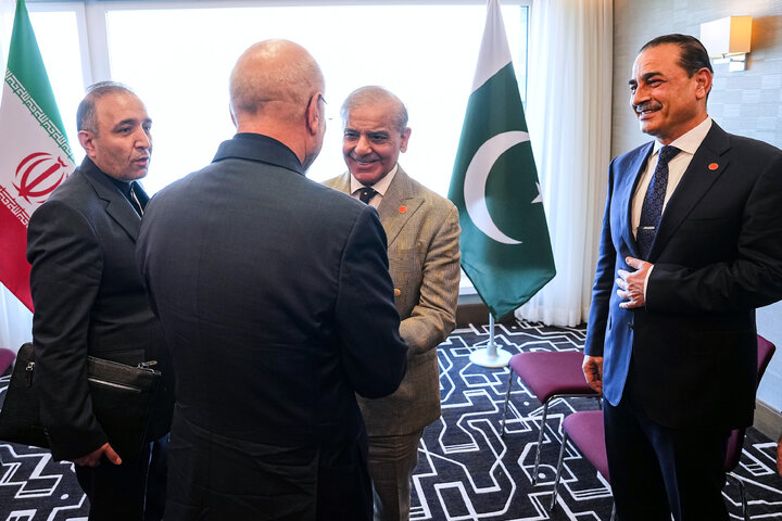 دیدار نخست وزیر پاکستان با محمدباقر قالیباف