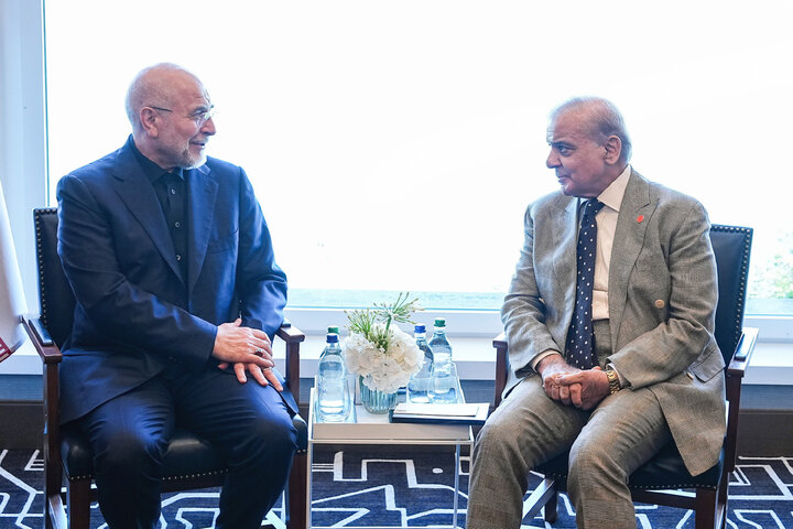 دیدار نخست وزیر پاکستان با محمدباقر قالیباف