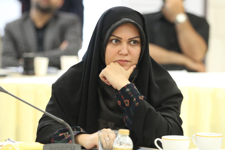 نشست مشترک کمیسیون اقتصادی مجلس با وزیر امور اقتصادی و مدیران عامل بانک ها
