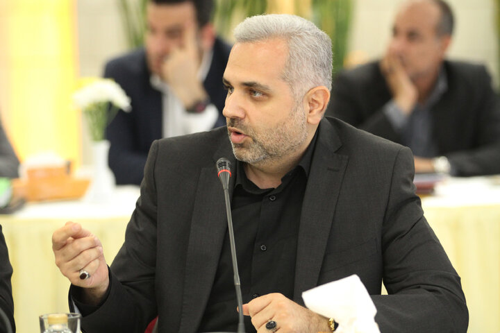 نشست مشترک کمیسیون اقتصادی مجلس با وزیر امور اقتصادی و مدیران عامل بانک ها