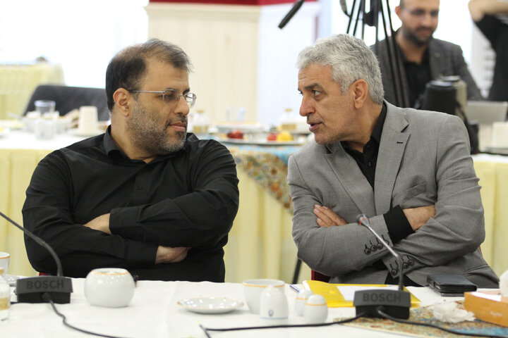 نشست مشترک کمیسیون اقتصادی مجلس با وزیر امور اقتصادی و مدیران عامل بانک ها