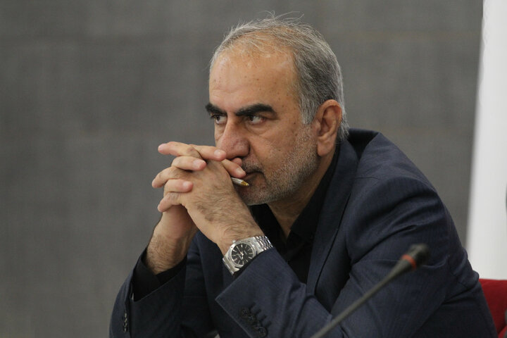 نشست مشترک کمیسیون اقتصادی مجلس با وزیر امور اقتصادی و مدیران عامل بانک ها