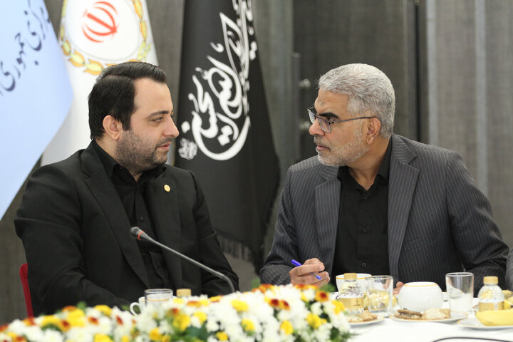 نشست مشترک کمیسیون اقتصادی مجلس با وزیر امور اقتصادی و مدیران عامل بانک ها
