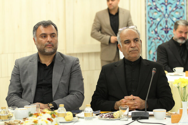 نشست مشترک کمیسیون اقتصادی مجلس با وزیر امور اقتصادی و مدیران عامل بانک ها