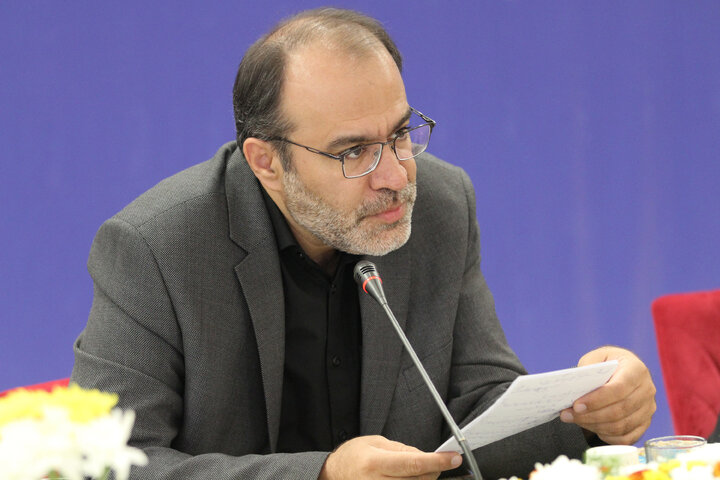 نشست مشترک کمیسیون اقتصادی مجلس با وزیر امور اقتصادی و مدیران عامل بانک ها