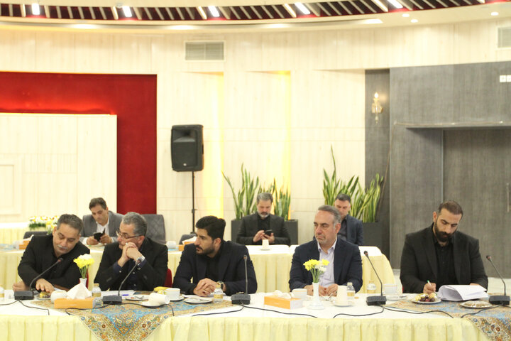 نشست مشترک کمیسیون اقتصادی مجلس با مسئولان و فعالان حوزه توسعه تجارت