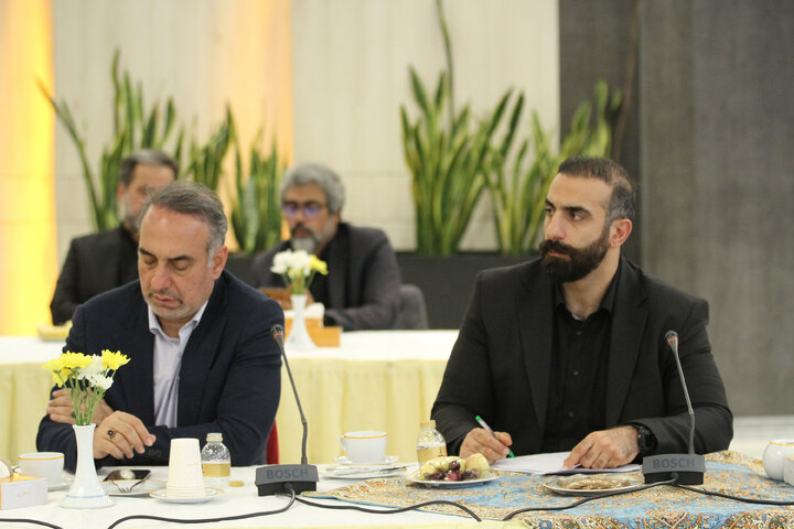 نشست مشترک کمیسیون اقتصادی مجلس با مسئولان و فعالان حوزه توسعه تجارت