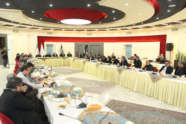 نشست مشترک کمیسیون اقتصادی مجلس با مسئولان و فعالان حوزه توسعه تجارت