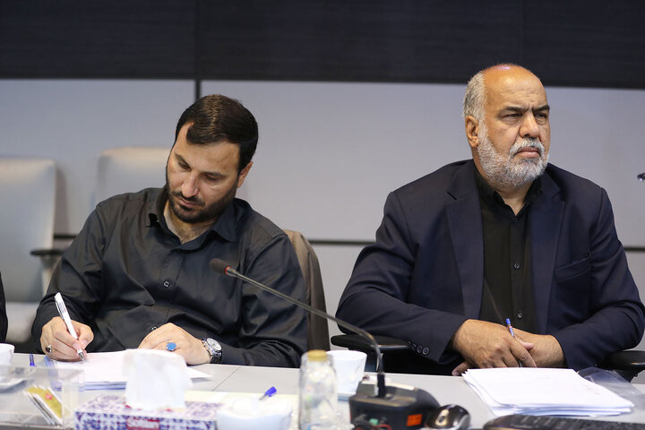 نشست مشترک کمیسیون امور داخلی کشور و شوراهای مجلس با وزیر کشور