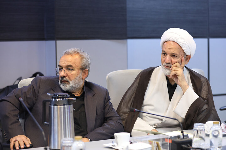 نشست مشترک کمیسیون امور داخلی کشور و شوراهای مجلس با وزیر کشور