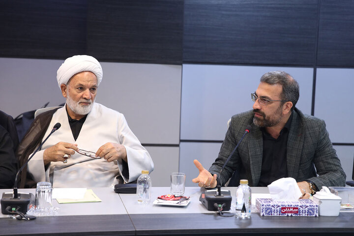 نشست مشترک کمیسیون امور داخلی کشور و شوراهای مجلس با وزیر کشور