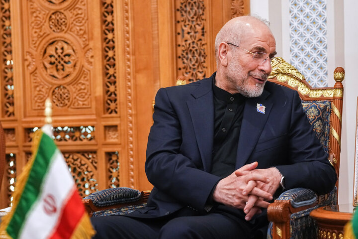 استقبال از دکتر قالیباف رئیس هیئت ایرانی «میناب ۱۶۸» در بدو ورود به عمان