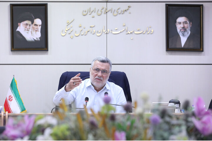 نشست کمیسیون امور داخلی کشور و شوراهای مجلس با وزیر بهداشت