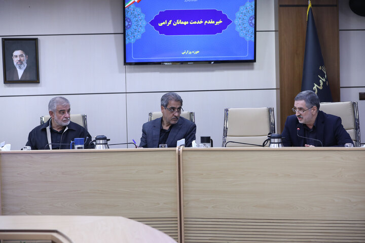 نشست کمیسیون امور داخلی کشور و شوراهای مجلس با وزیر بهداشت