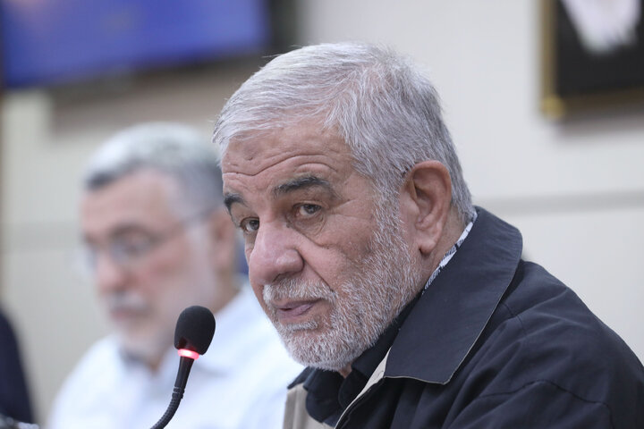 نشست کمیسیون امور داخلی کشور و شوراهای مجلس با وزیر بهداشت