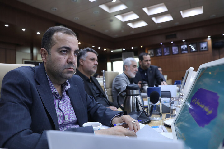 نشست کمیسیون امور داخلی کشور و شوراهای مجلس با وزیر بهداشت