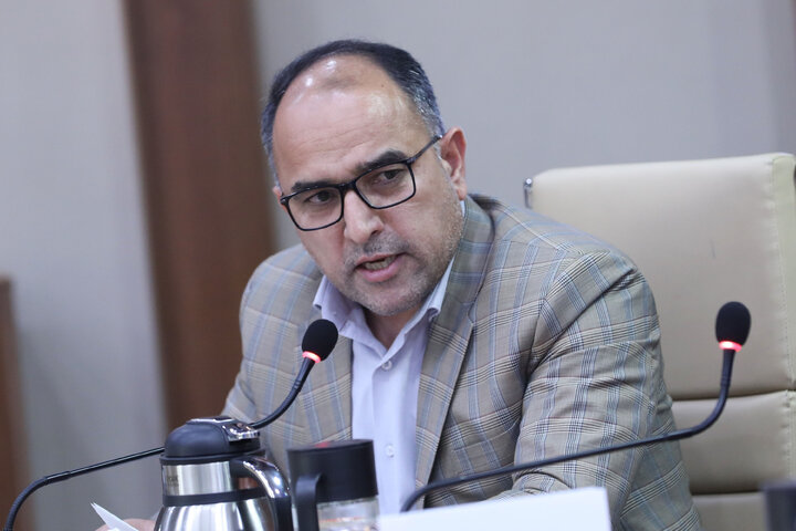 نشست کمیسیون امور داخلی کشور و شوراهای مجلس با وزیر بهداشت