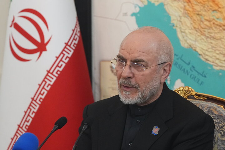 گفتگوی دکتر قالیباف با خبرنگاران پیش از عزیمت به باکو