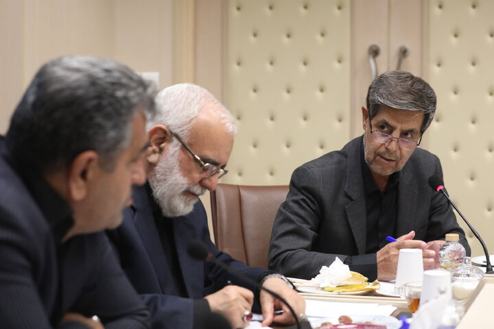 نشست کمیسیون اجتماعی با رئیس کمیته امداد امام خمینی(ره)