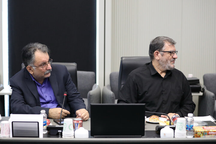نشست مشترک کمیسیون برنامه و بودجه مجلس با رئیس بنیاد مسکن انقلاب اسلامی