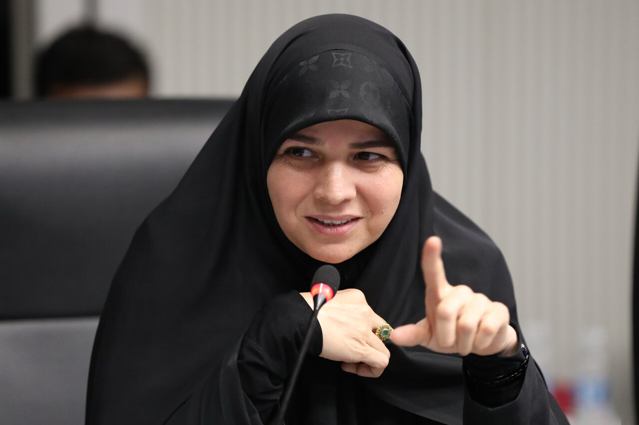نظارت موثر بر بازار و برخورد با محتکران، راهکار مهار گرانی است/مدیریت دقیق فرآیند عرضه کالاهای اساسی ضرورت دارد الهام آزاد
