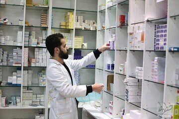 حمایت از بیماران و تولیدکنندگان دارو باید همزمان دنبال شود