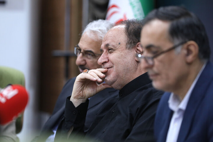 نشست فراکسیون شاهد و ایثارگران با رئیس بنیاد شهید و امور ایثارگران