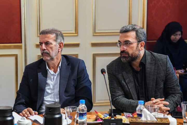 نشست اعضای کمیسیون شوراهای مجلس با وزیر میراث فرهنگی و گردشگری