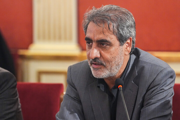 نشست اعضای کمیسیون شوراهای مجلس با وزیر میراث فرهنگی و گردشگری