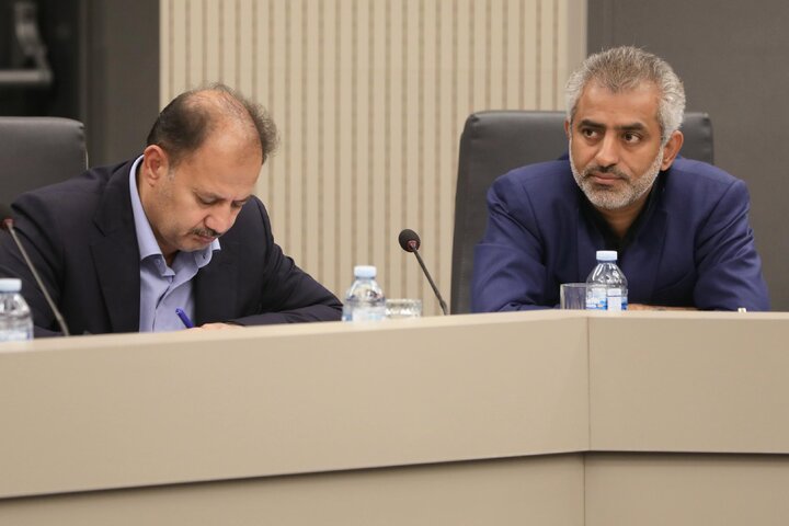 نشست کمیسیون صنایع و معادن با رئیس سازمان توسعه تجارت ایران