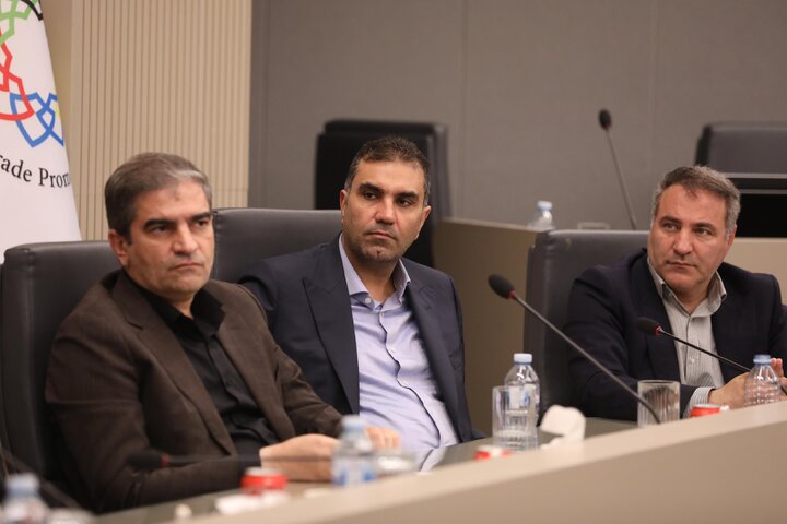 نشست کمیسیون صنایع و معادن با رئیس سازمان توسعه تجارت ایران