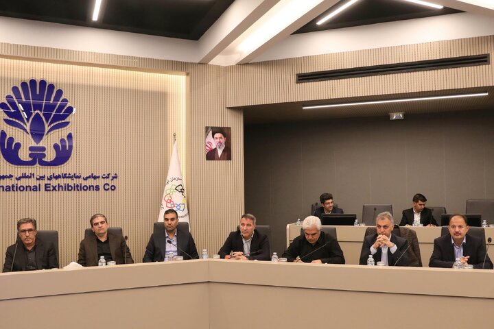 نشست کمیسیون صنایع و معادن با رئیس سازمان توسعه تجارت ایران