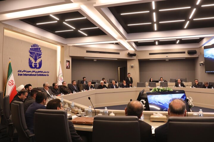 نشست کمیسیون صنایع و معادن با رئیس سازمان توسعه تجارت ایران