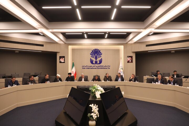 نشست کمیسیون صنایع و معادن با رئیس سازمان توسعه تجارت ایران