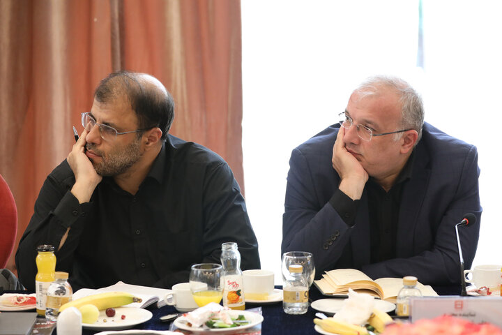 نشست مشترک کمیسیون اقتصادی مجلس با وزیر امور اقتصادی و مدیران عامل بانک ها