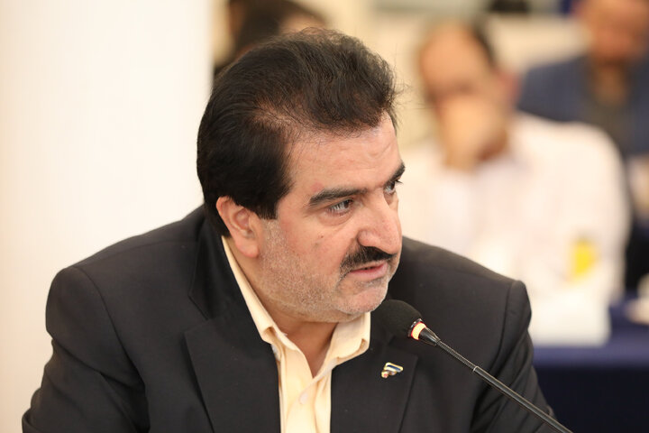 نشست مشترک کمیسیون اقتصادی مجلس با وزیر امور اقتصادی و مدیران عامل بانک ها