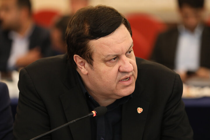 نشست مشترک کمیسیون اقتصادی مجلس با وزیر امور اقتصادی و مدیران عامل بانک ها