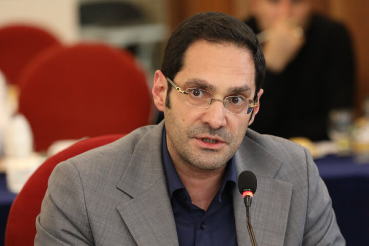 نشست مشترک کمیسیون اقتصادی مجلس با وزیر امور اقتصادی و مدیران عامل بانک ها
