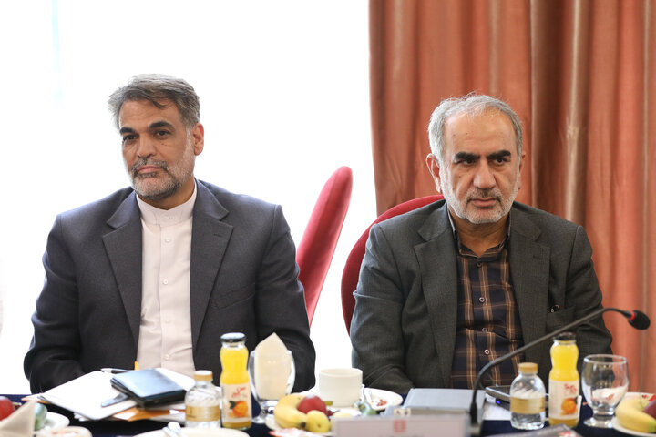 نشست مشترک کمیسیون اقتصادی مجلس با وزیر امور اقتصادی و مدیران عامل بانک ها
