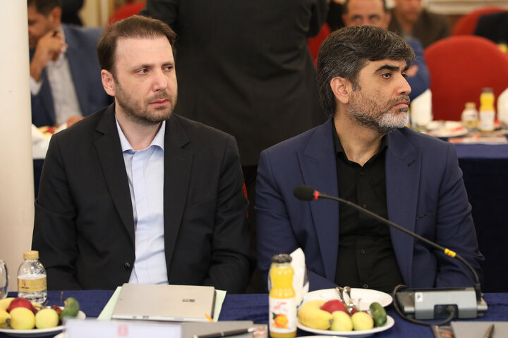 نشست مشترک کمیسیون اقتصادی مجلس با وزیر امور اقتصادی و مدیران عامل بانک ها