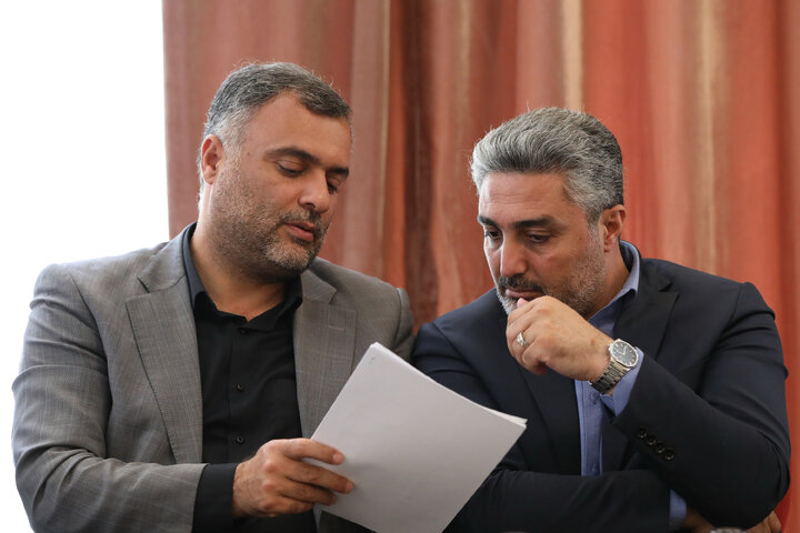 نشست مشترک کمیسیون اقتصادی مجلس با وزیر امور اقتصادی و مدیران عامل بانک ها