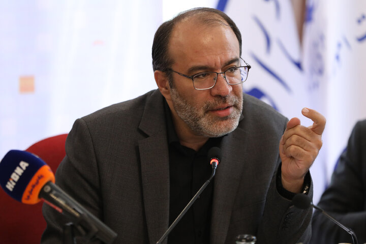 نشست مشترک کمیسیون اقتصادی مجلس با وزیر امور اقتصادی و مدیران عامل بانک ها